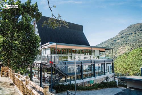 Nhà Hàng Con Voi Vàng